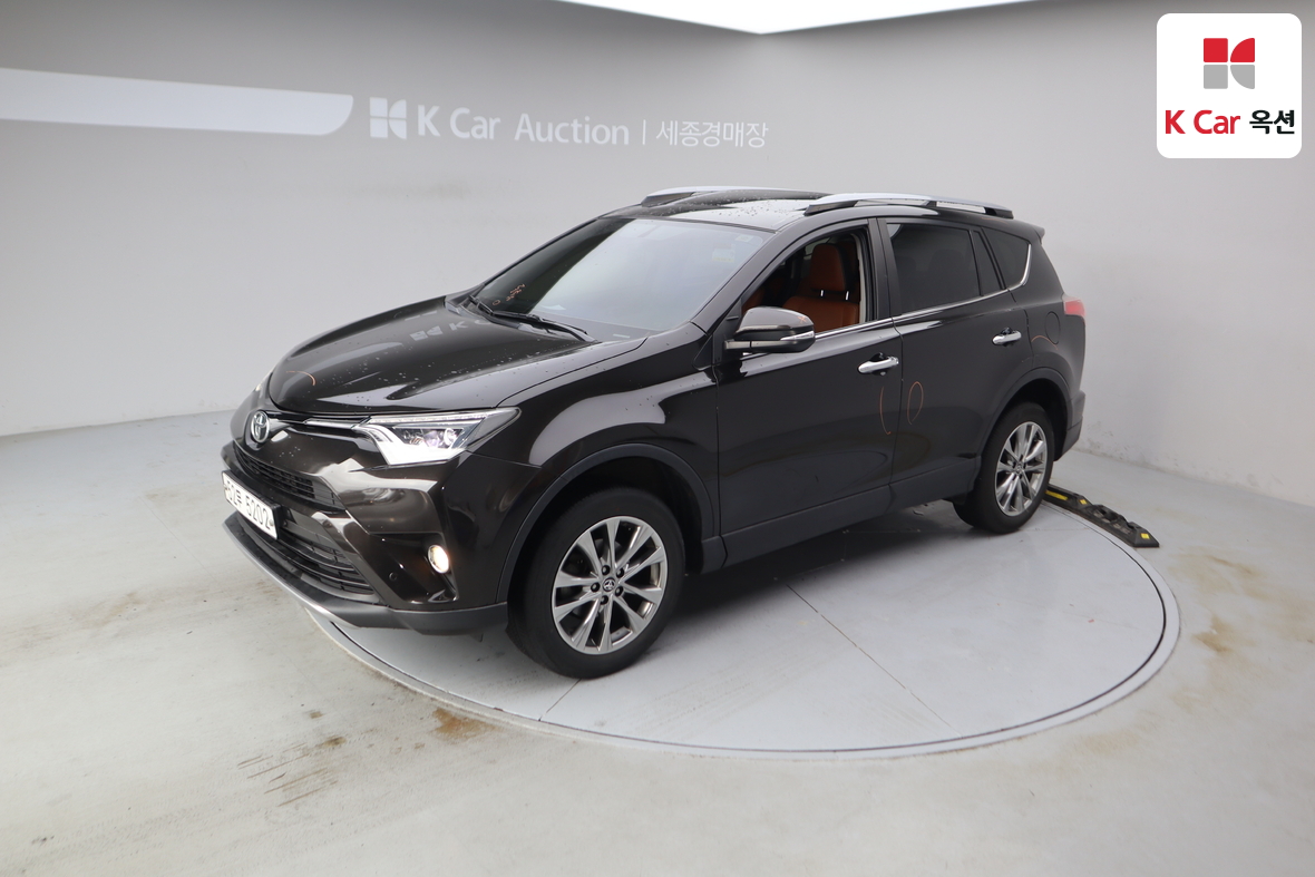 تويوتا راف 4 2017 - صورة 1