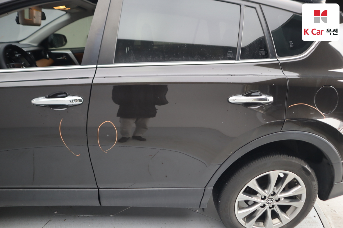 تويوتا راف 4 2017 - صورة 42