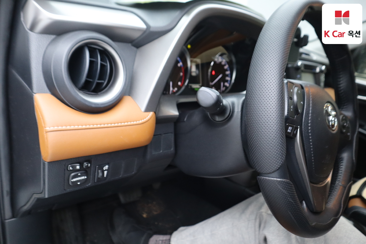 تويوتا راف 4 2017 - صورة 9