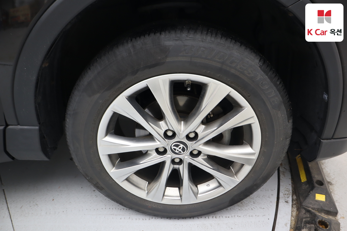 تويوتا راف 4 2017 - صورة 45