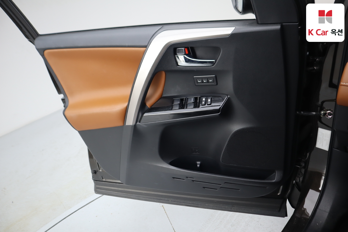 تويوتا راف 4 2017 - صورة 8