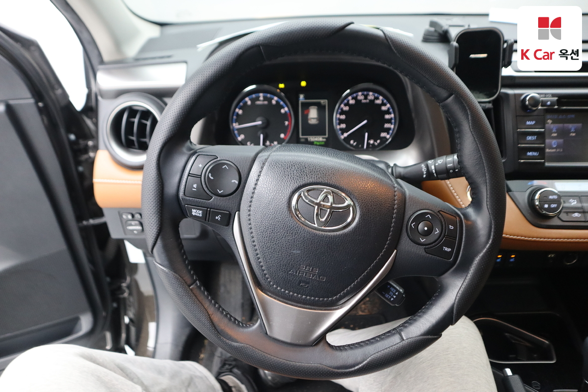 تويوتا راف 4 2017 - صورة 10