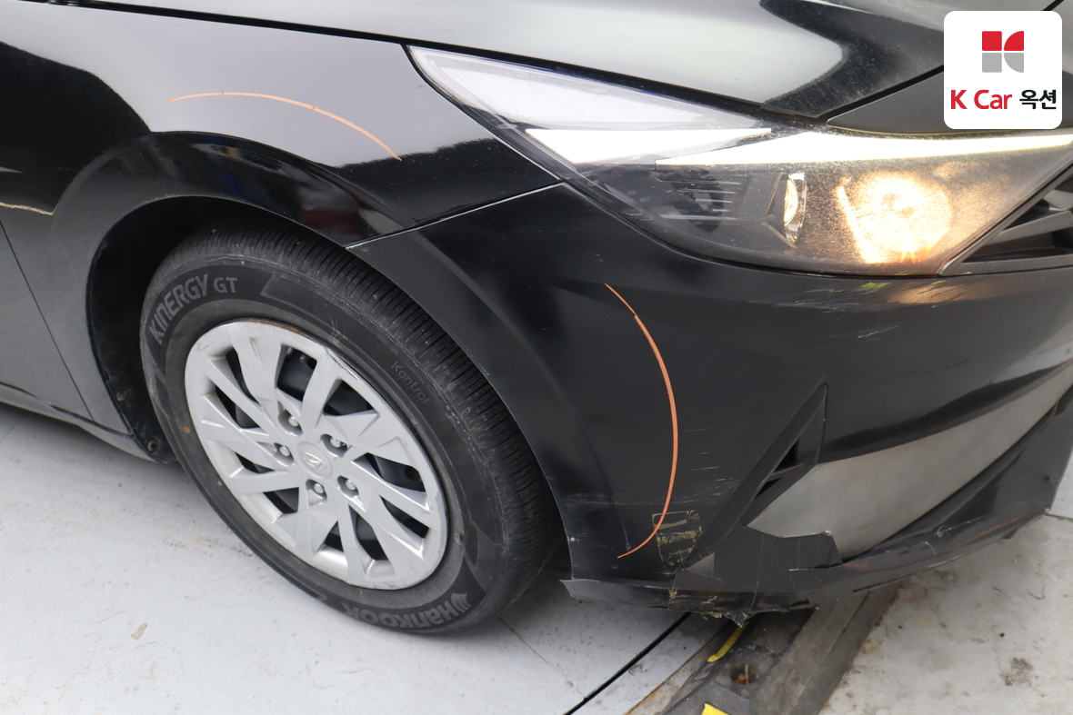 Hyundai Elantra 2022 - Image 39