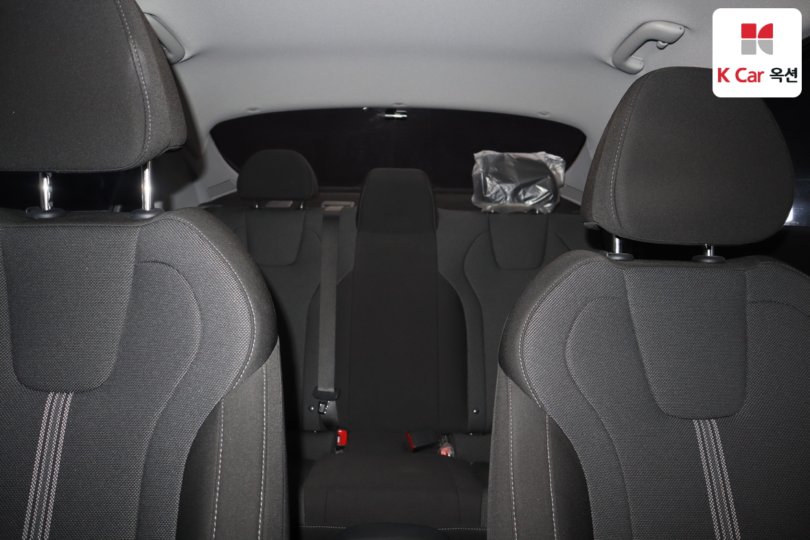 Hyundai Elantra 2022 - Image 17