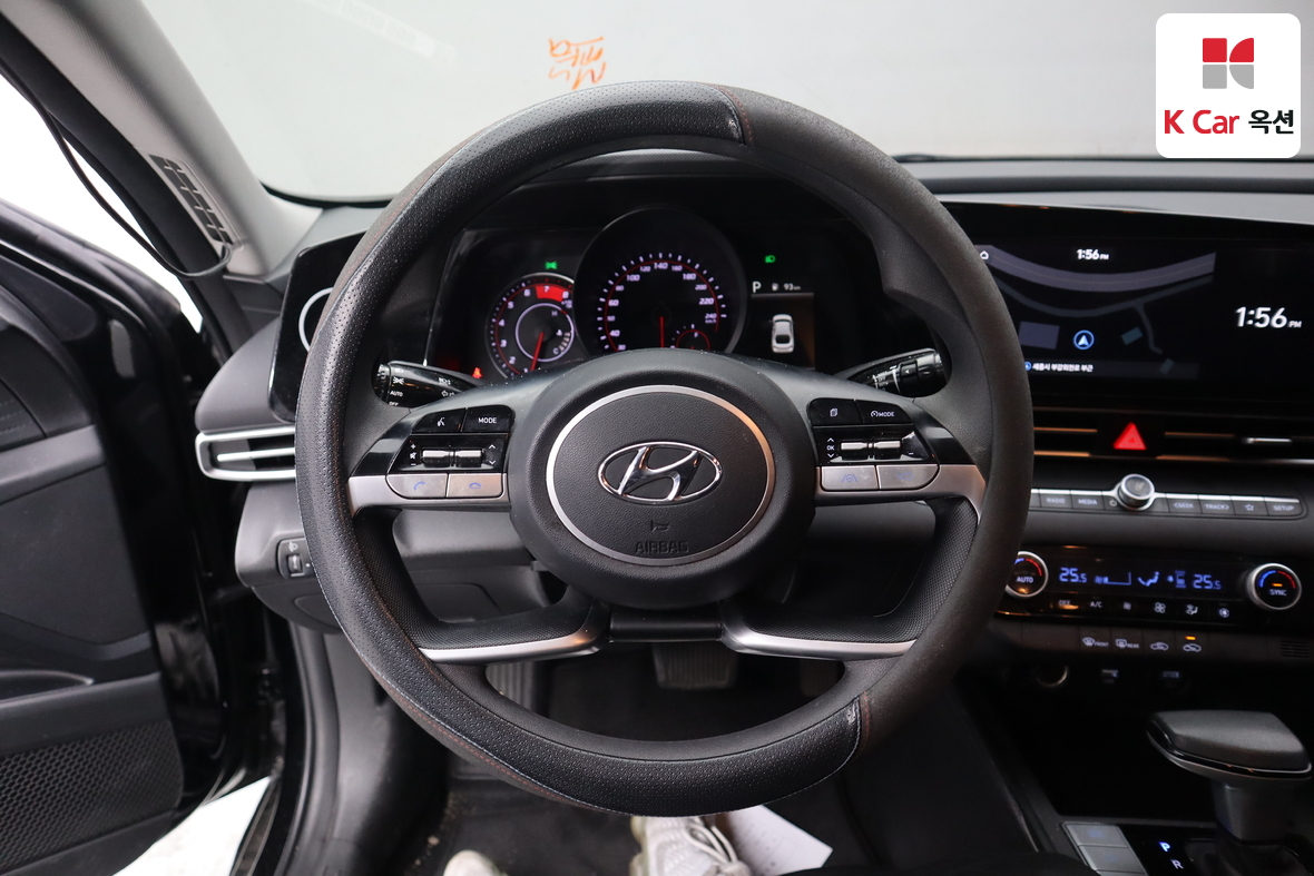 Hyundai Elantra 2022 - Image 10