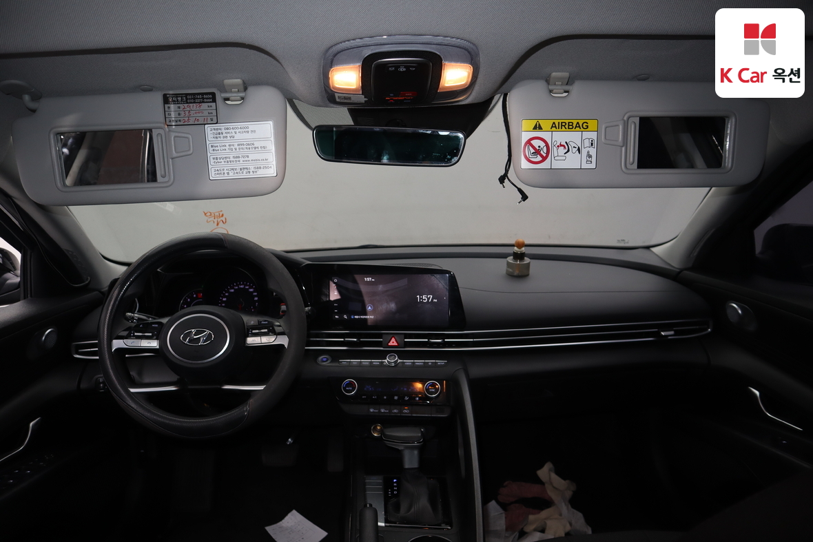 Hyundai Elantra 2022 - Image 3