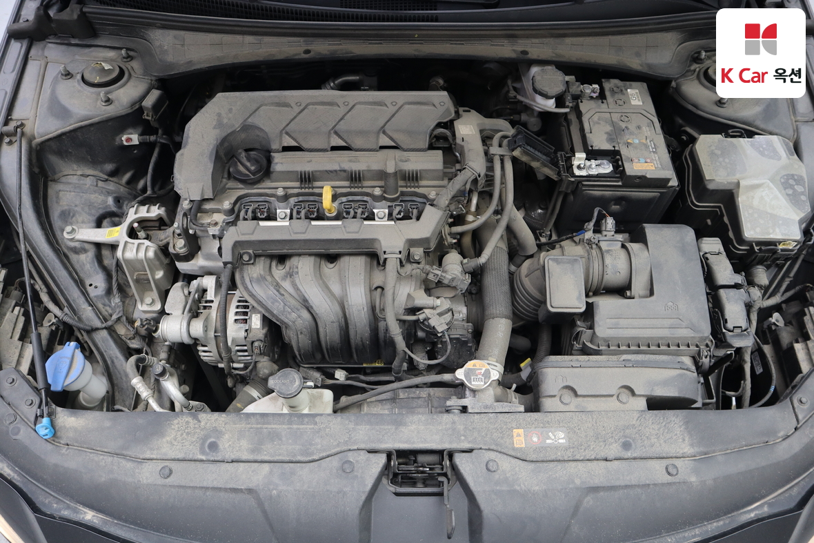 Hyundai Elantra 2022 - Image 30