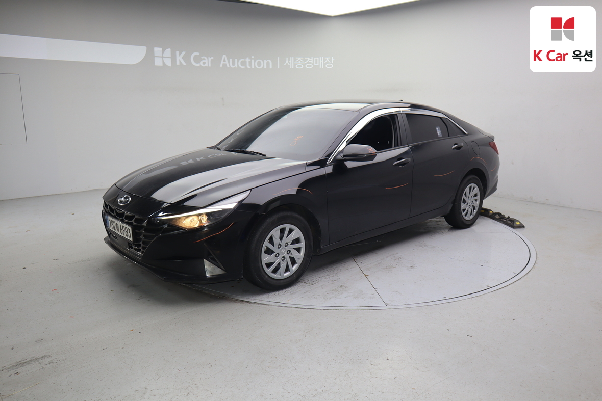 Hyundai Elantra 2022 - Image 1