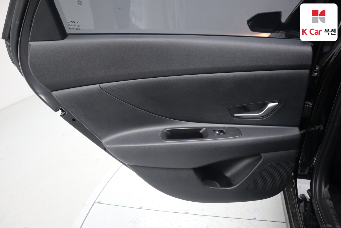 Hyundai Elantra 2022 - Image 20