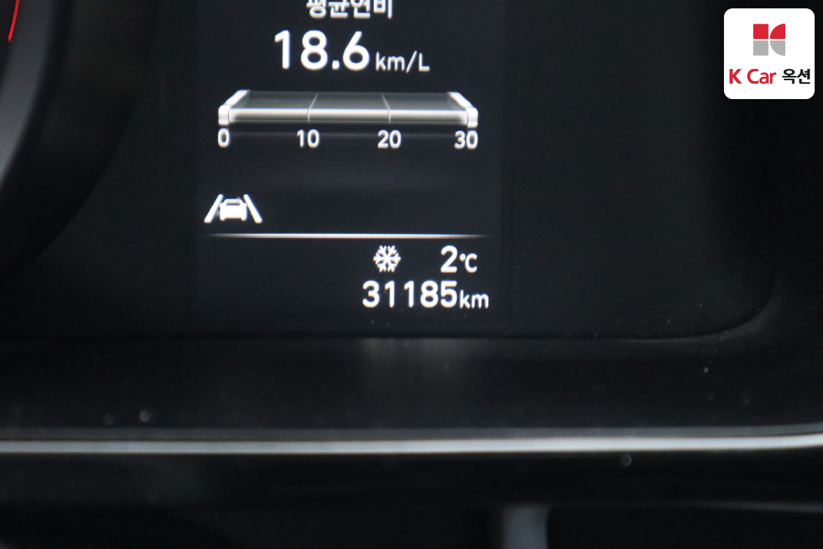 Hyundai Elantra 2022 - Image 4