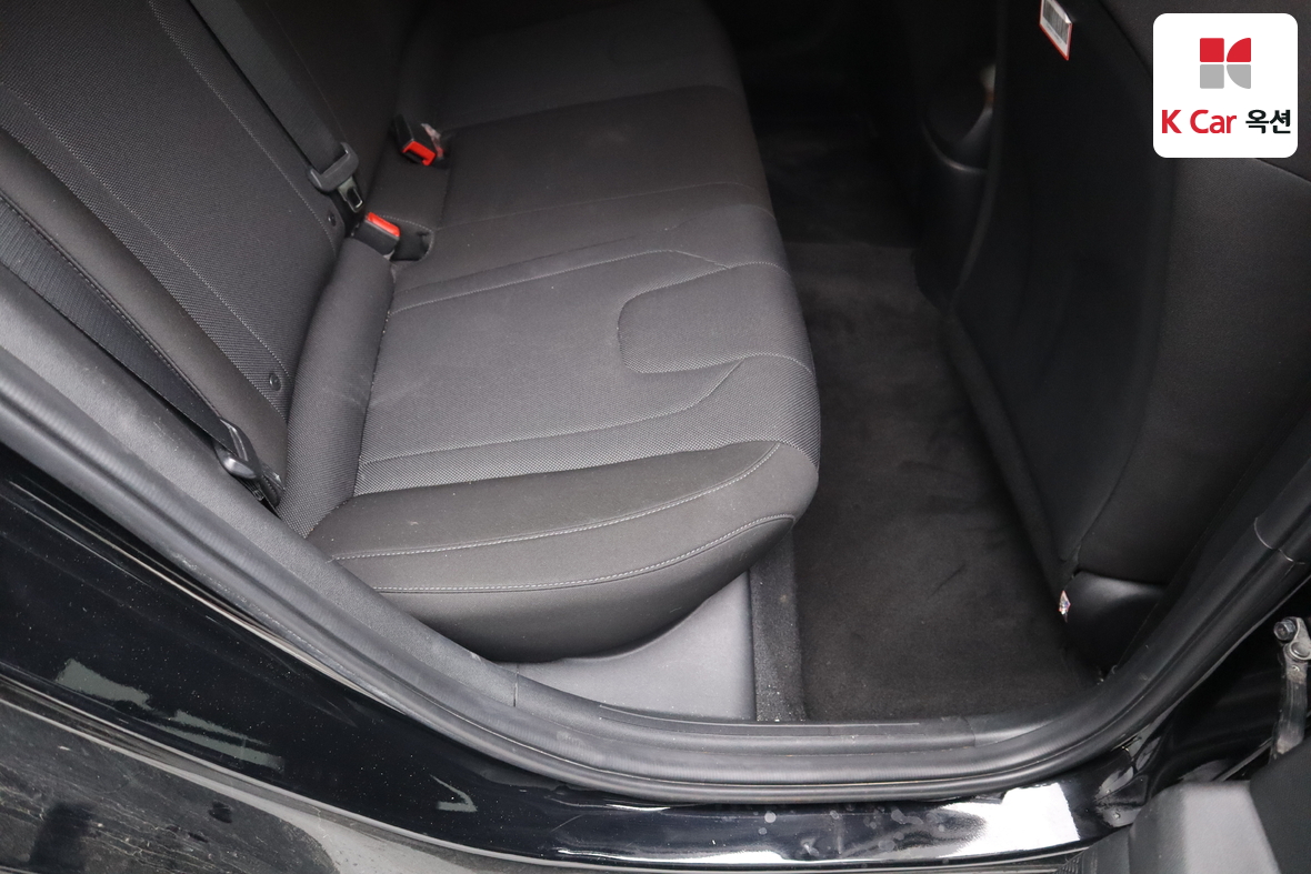 Hyundai Elantra 2022 - Image 25