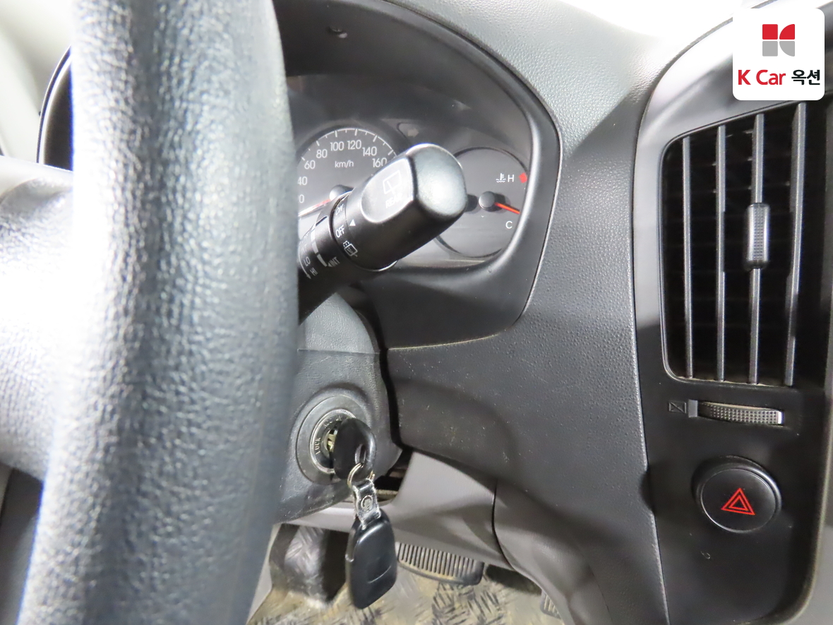 Hyundai Grand Starex 2012 - Image 11