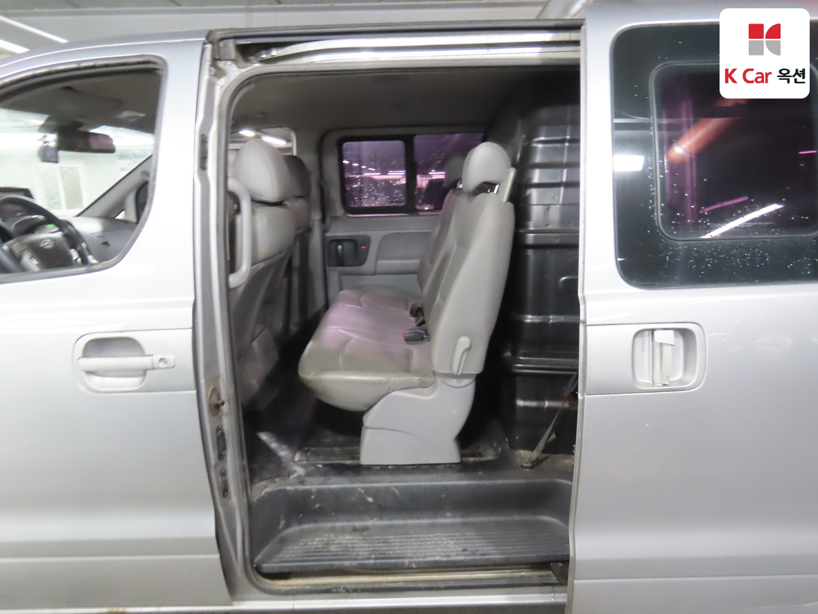 Hyundai Grand Starex 2012 - Image 22