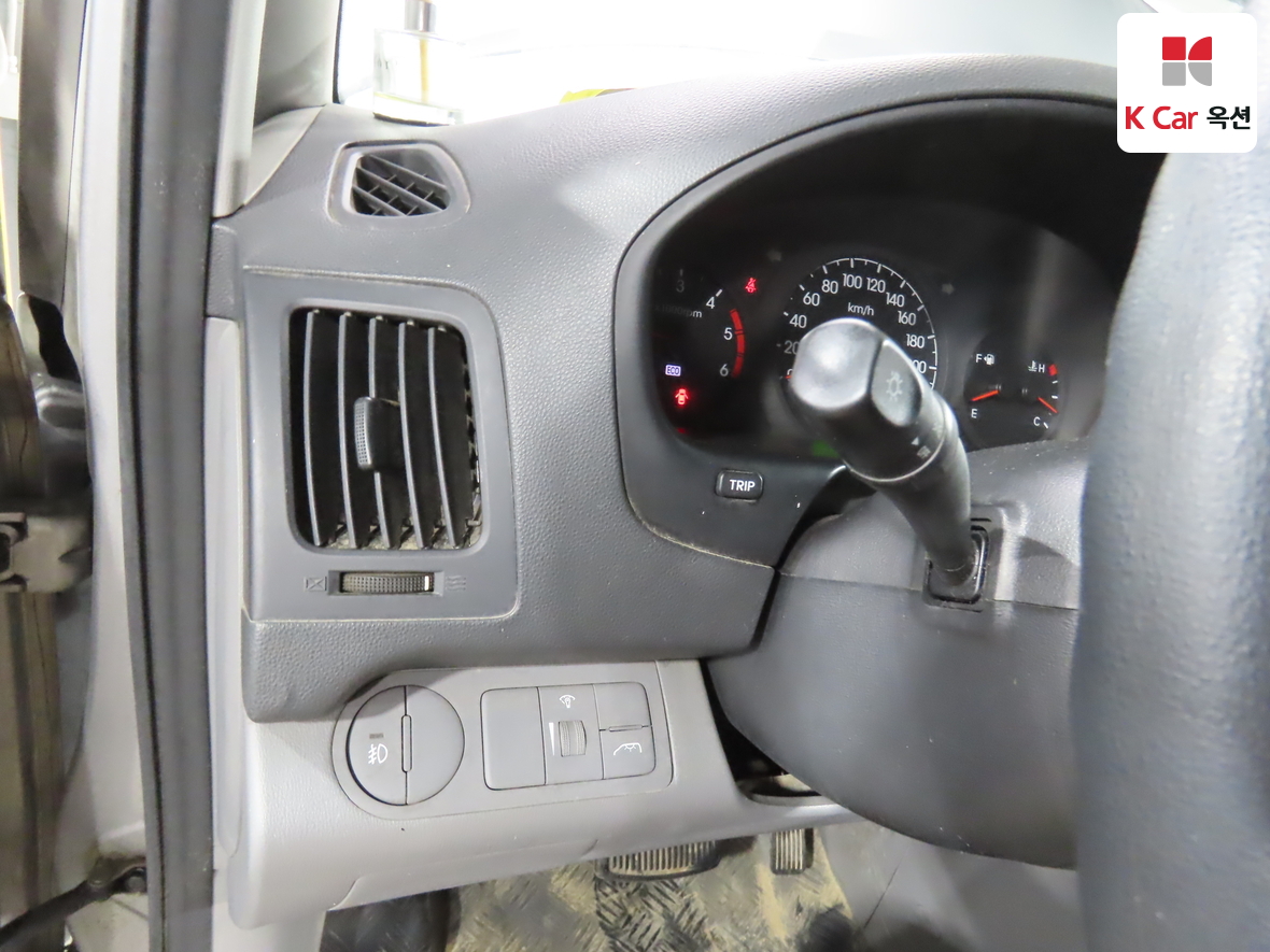 Hyundai Grand Starex 2012 - Image 9