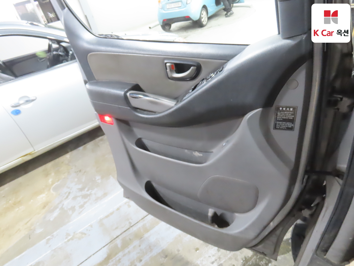 Hyundai Grand Starex 2012 - Image 8