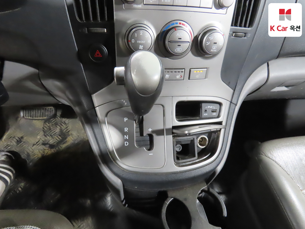 Hyundai Grand Starex 2012 - Image 17