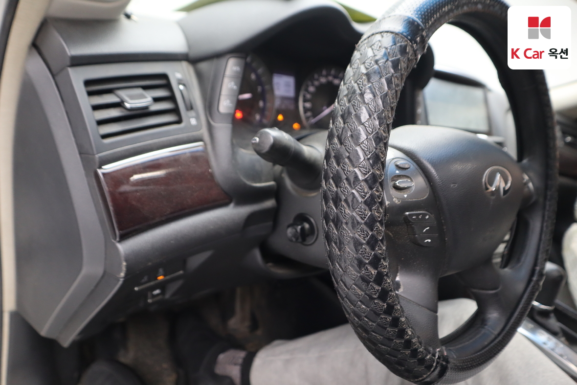 Infiniti M37 2011 - Image 9