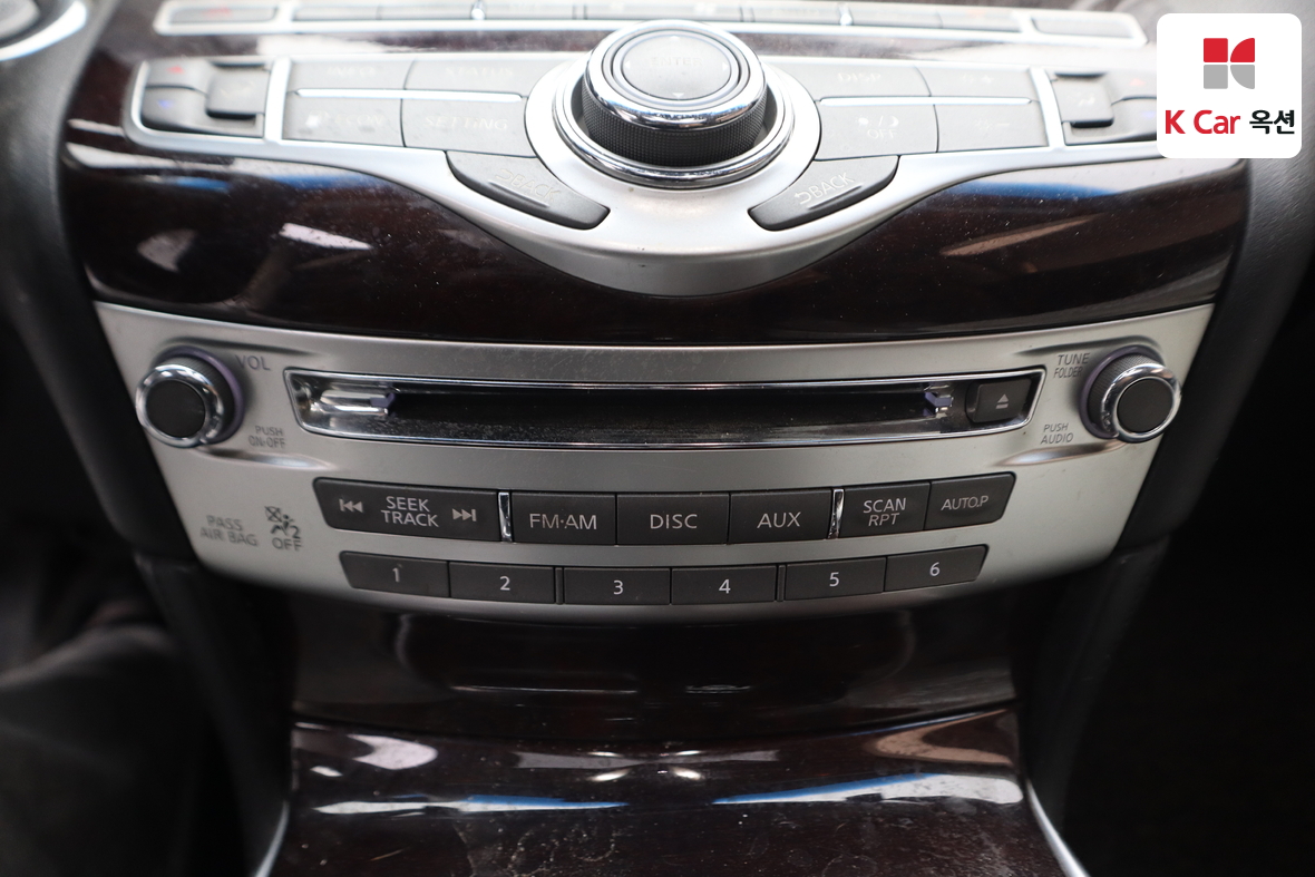 Infiniti M37 2011 - Image 17