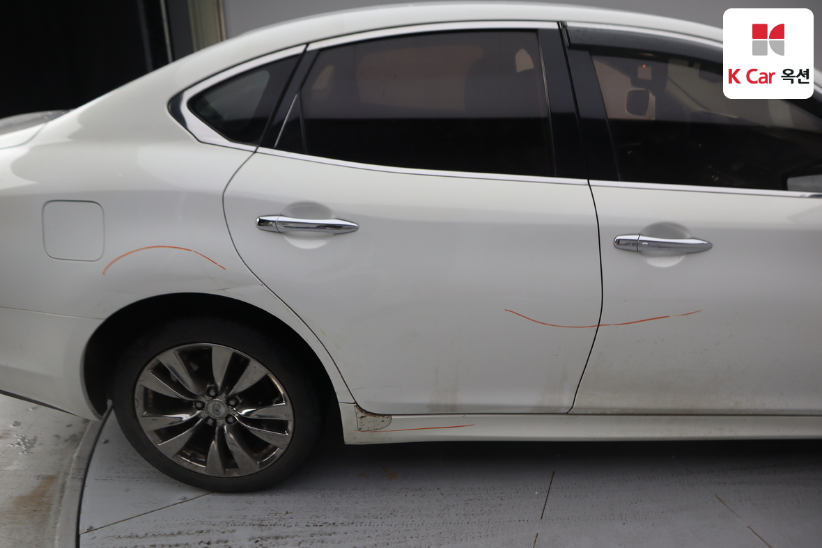 Infiniti M37 2011 - Image 40