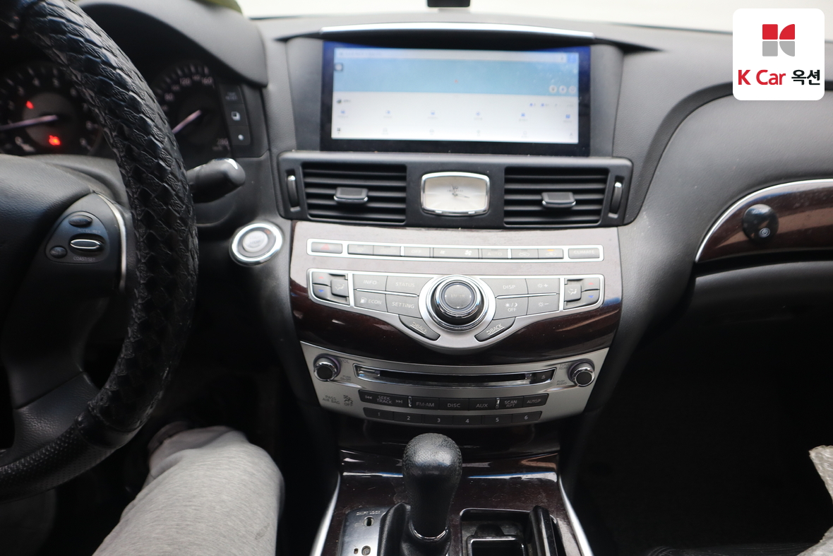 Infiniti M37 2011 - Image 6