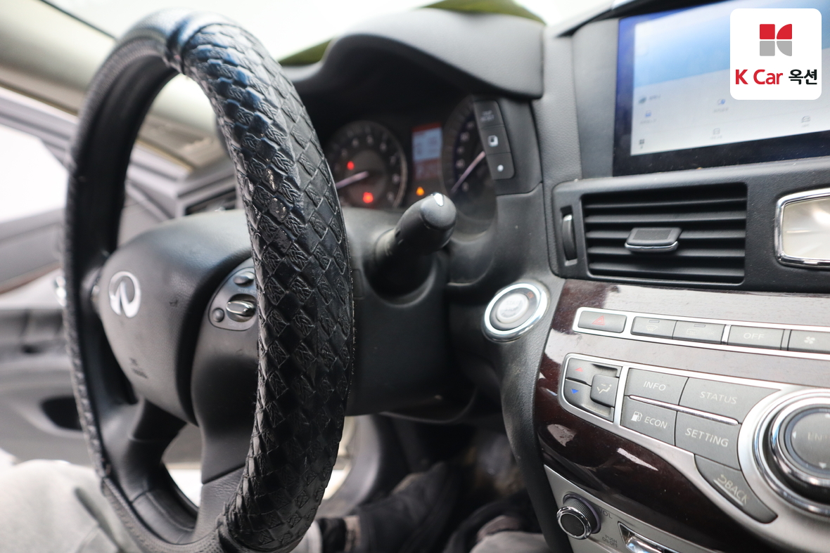 Infiniti M37 2011 - Image 11