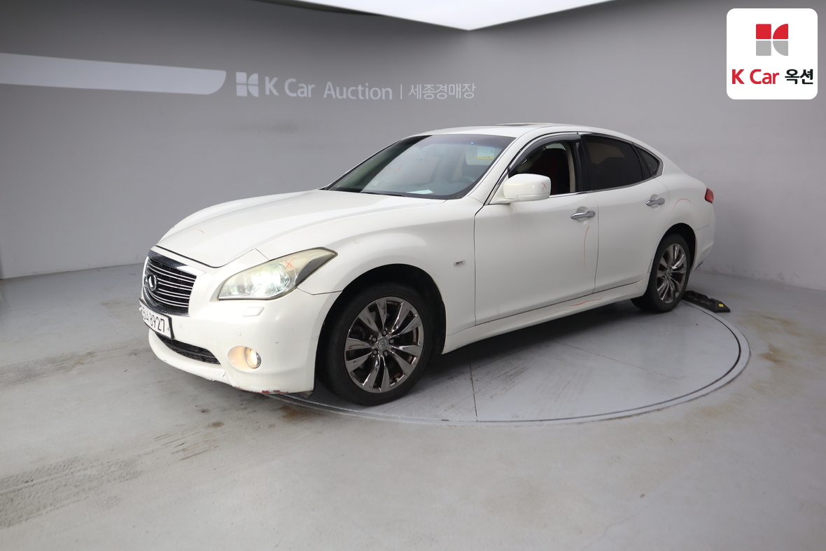 Infiniti M37 2011 - Image 1