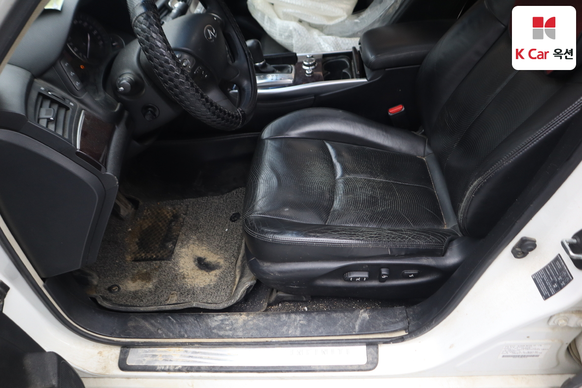 Infiniti M37 2011 - Image 22