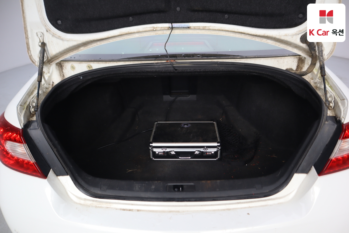 Infiniti M37 2011 - Image 28