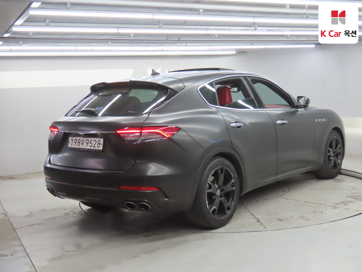 Maserati Maserati 2018 - Image 2