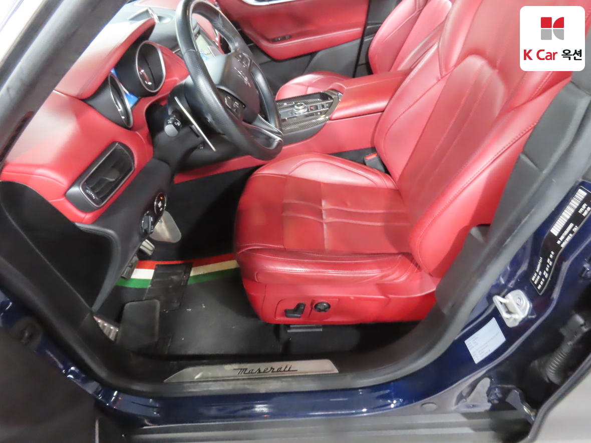 Maserati Maserati 2018 - Image 18