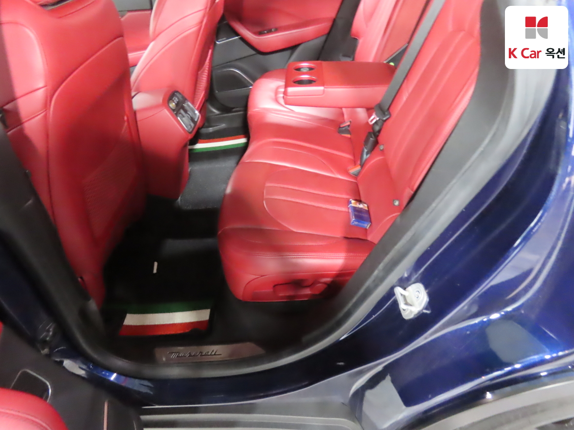 Maserati Maserati 2018 - Image 24