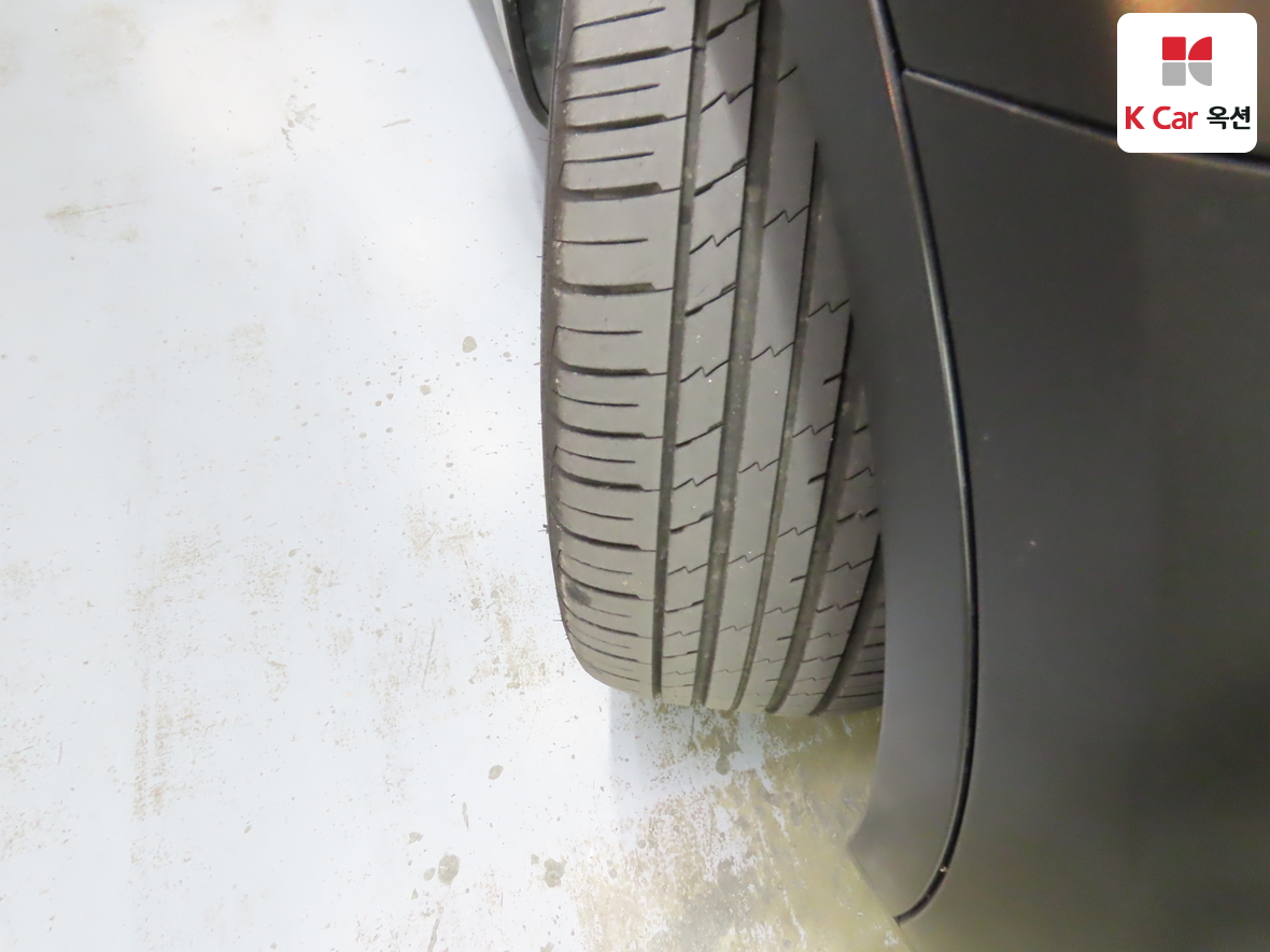 Maserati Maserati 2018 - Image 33