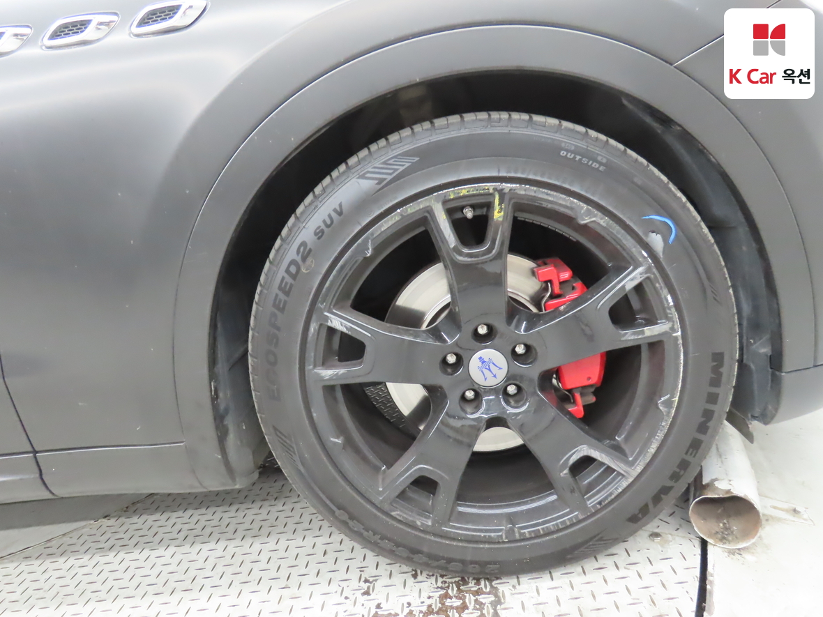 Maserati Maserati 2018 - Image 45