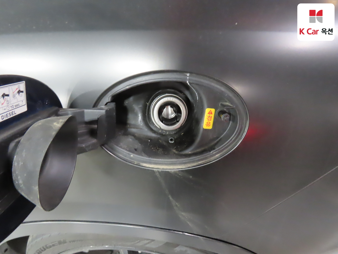 Maserati Maserati 2018 - Image 25