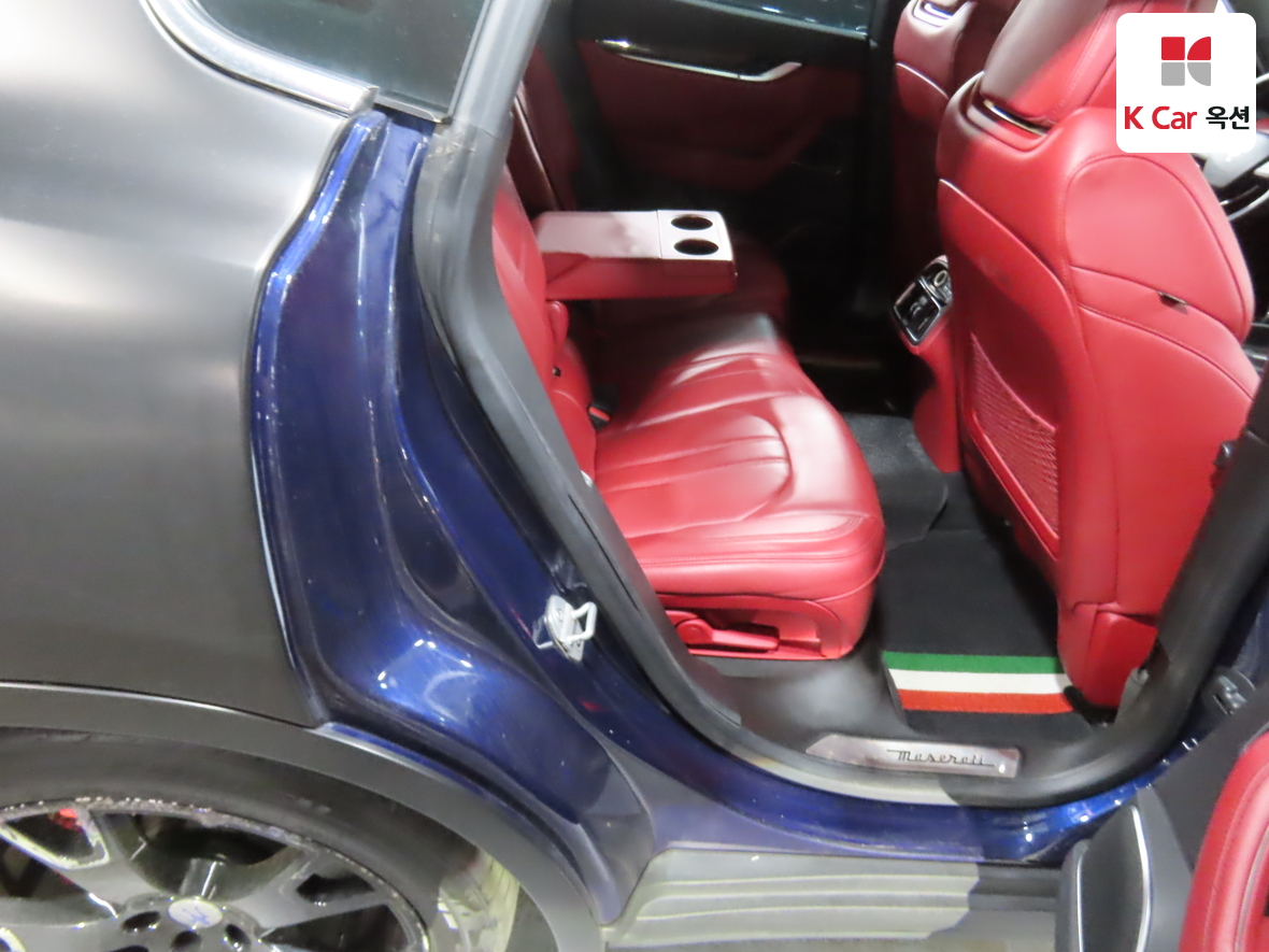 Maserati Maserati 2018 - Image 29