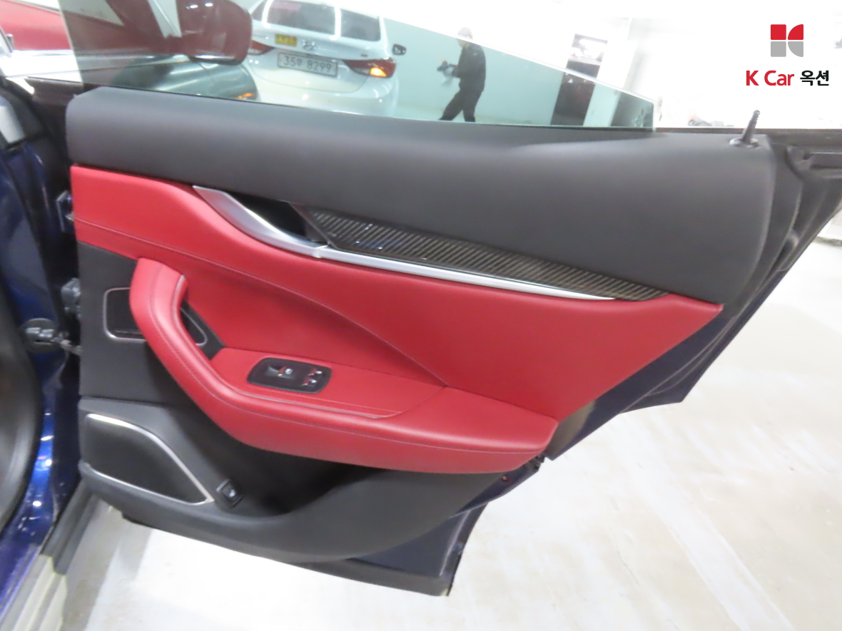 Maserati Maserati 2018 - Image 28