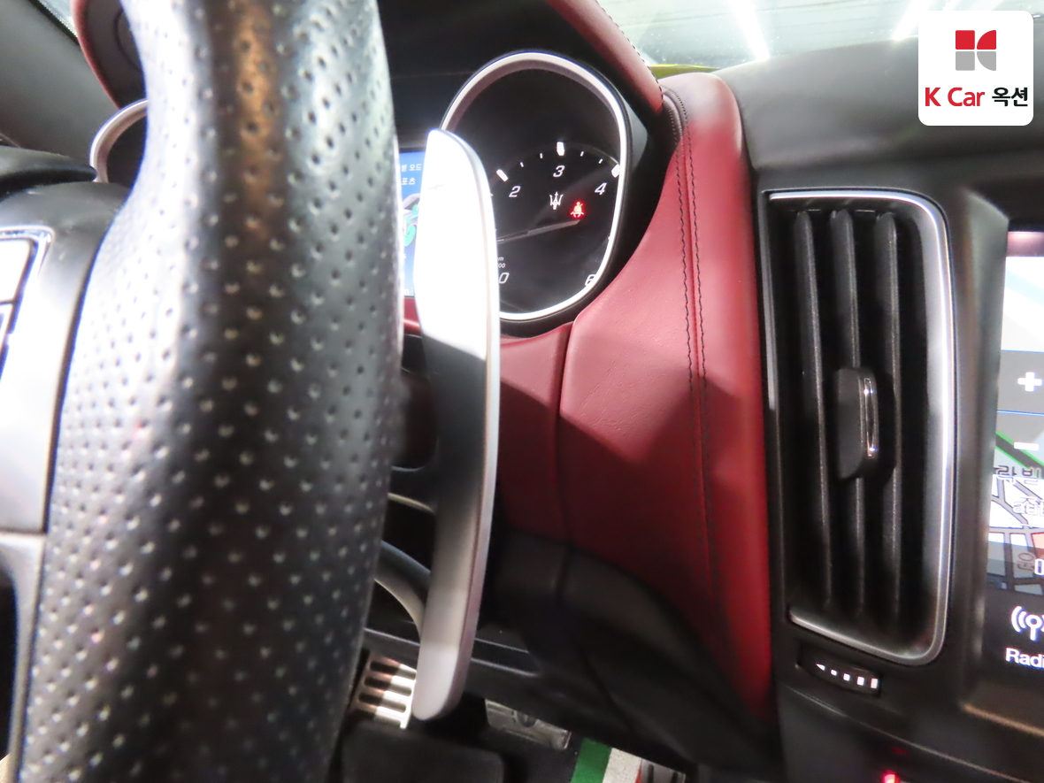 Maserati Maserati 2018 - Image 11