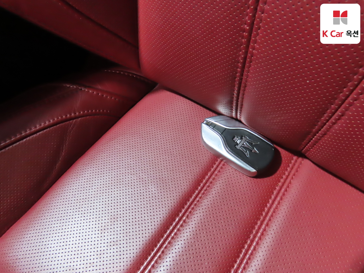 Maserati Maserati 2018 - Image 17