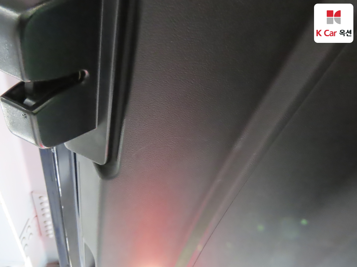 Maserati Maserati 2018 - Image 27