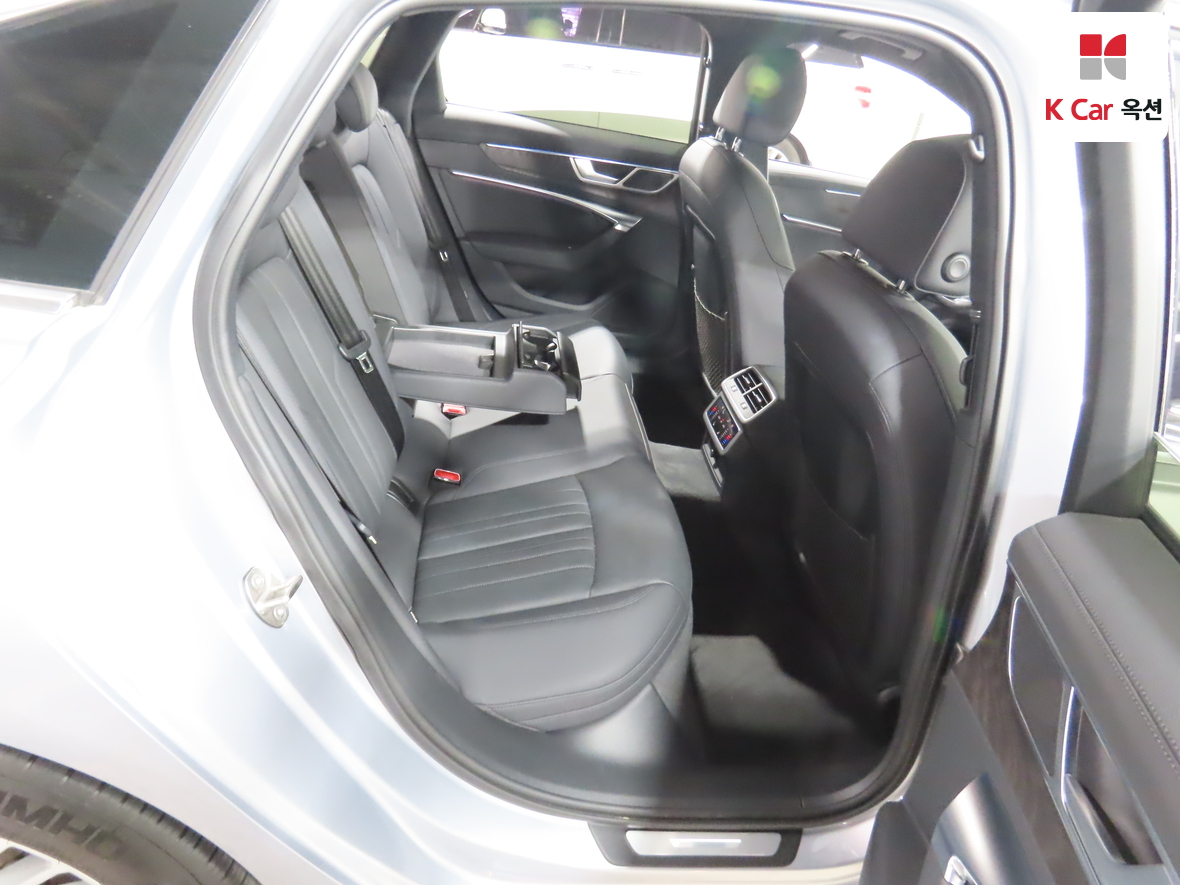 Audi A6 2021 - Image 31