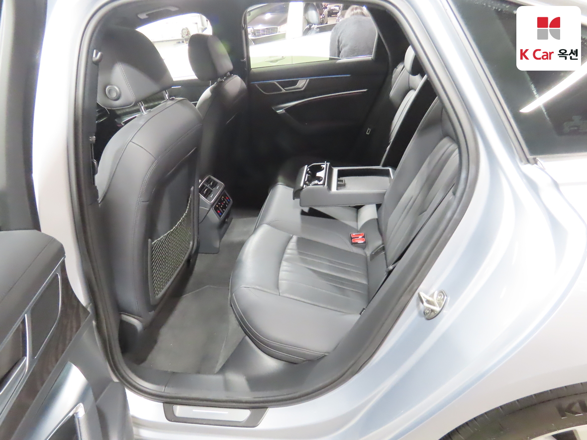 Audi A6 2021 - Image 25