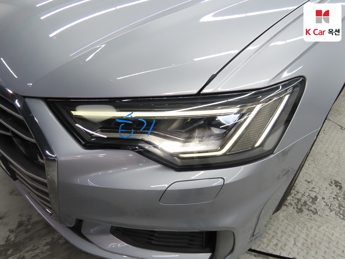 Audi A6 2021 - Image 42