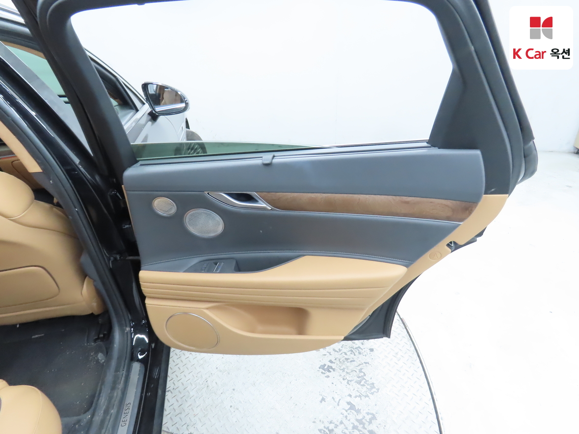 Genesis G80 2022 - Image 29