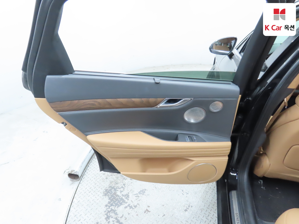 Genesis G80 2022 - Image 22