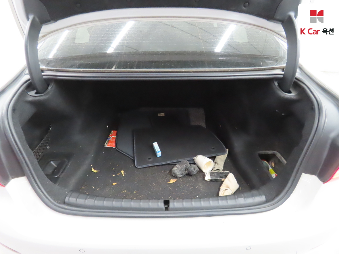 BMW 5 Series 2018 - Image 28