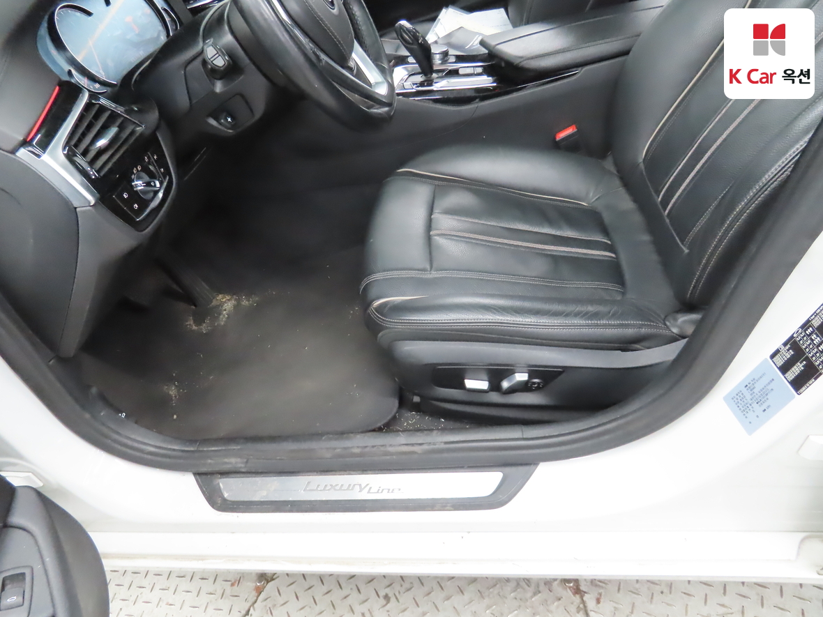 BMW 5 Series 2018 - Image 18