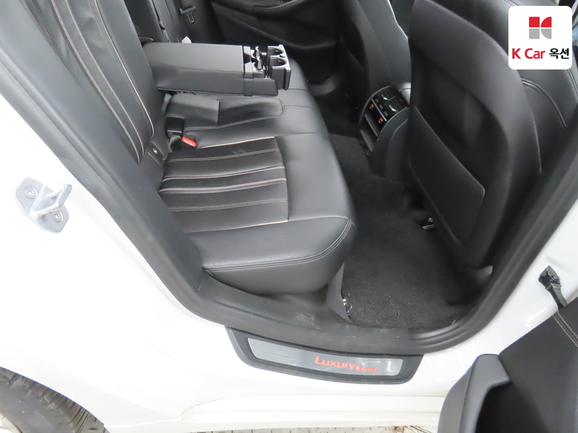 BMW 5 Series 2018 - Image 31