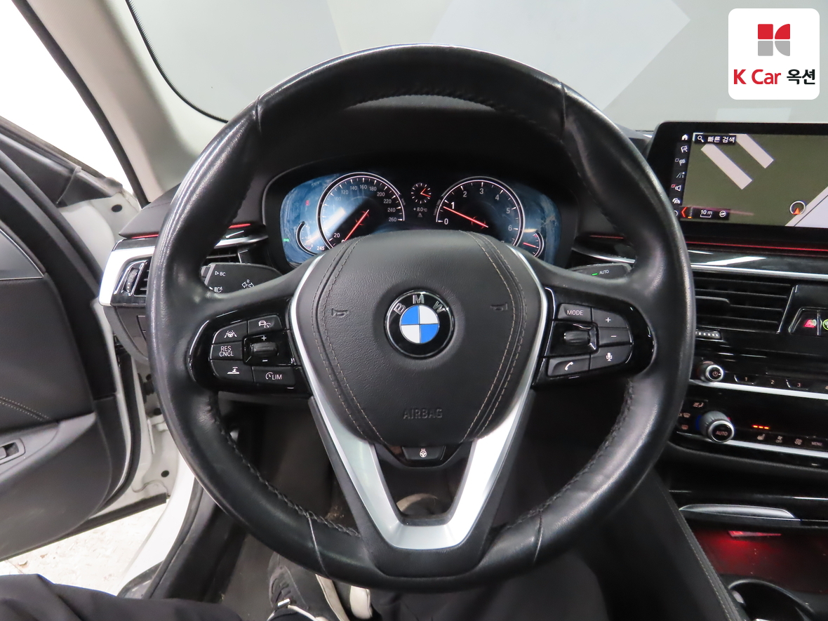 BMW 5 Series 2018 - Image 10
