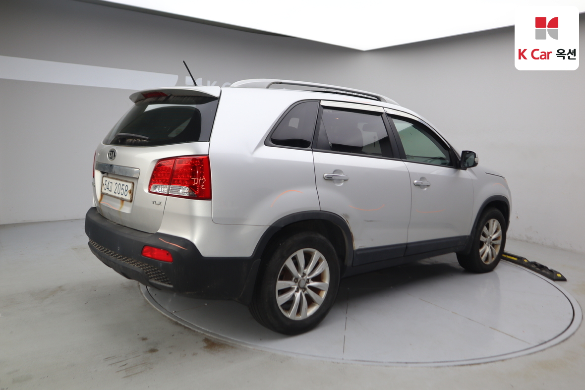 كيا سورينتو 2012 - صورة 2