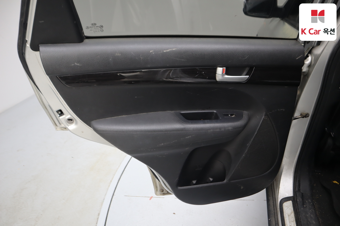 كيا سورينتو 2012 - صورة 23